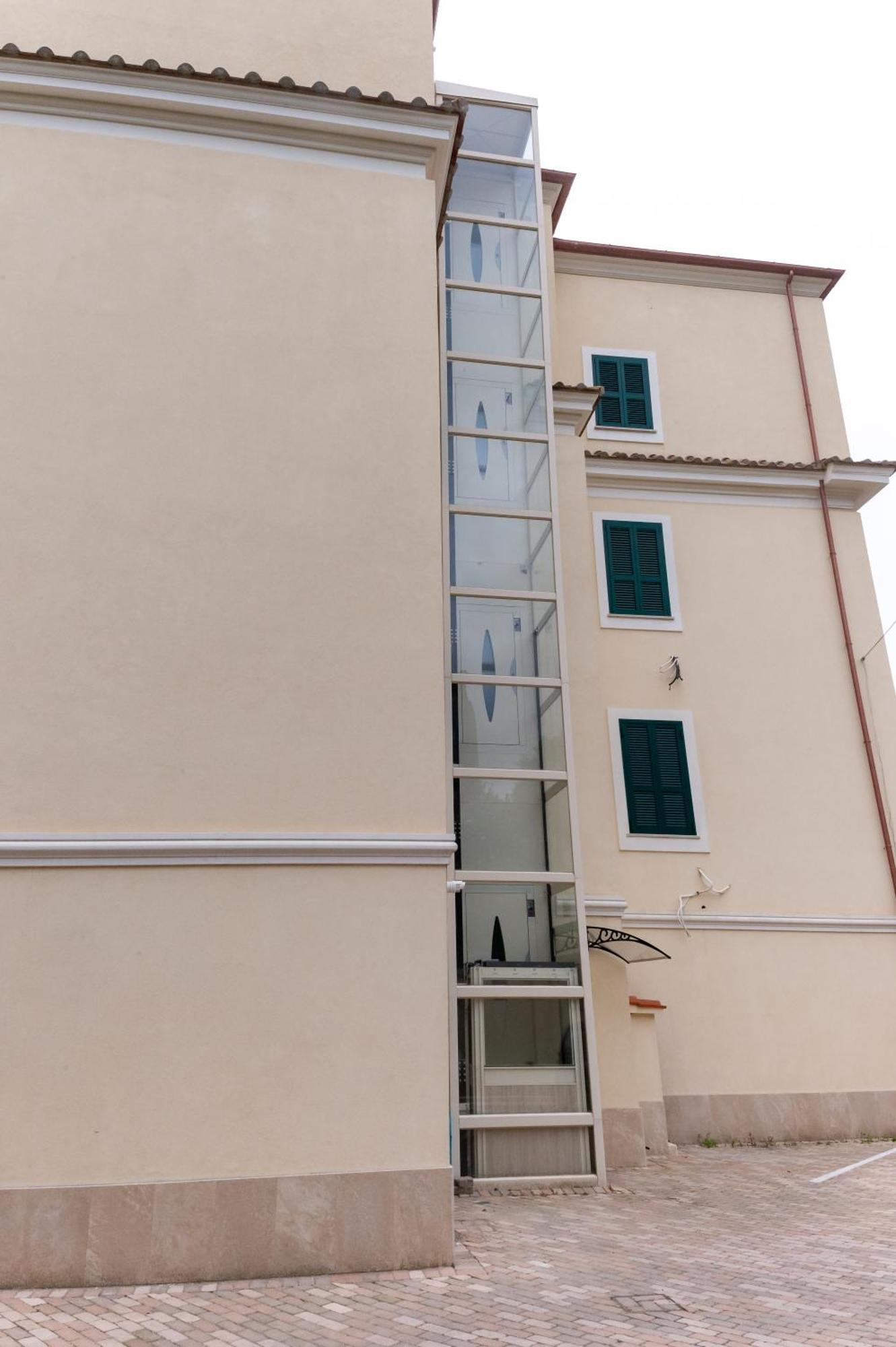 Abitare Il Tempo-Elegante E Moderno-Ad 1 Bus Da Roma Lägenhet Velletri Exteriör bild